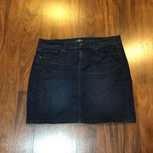 Ann Taylor Loft blue jean skirt size 8